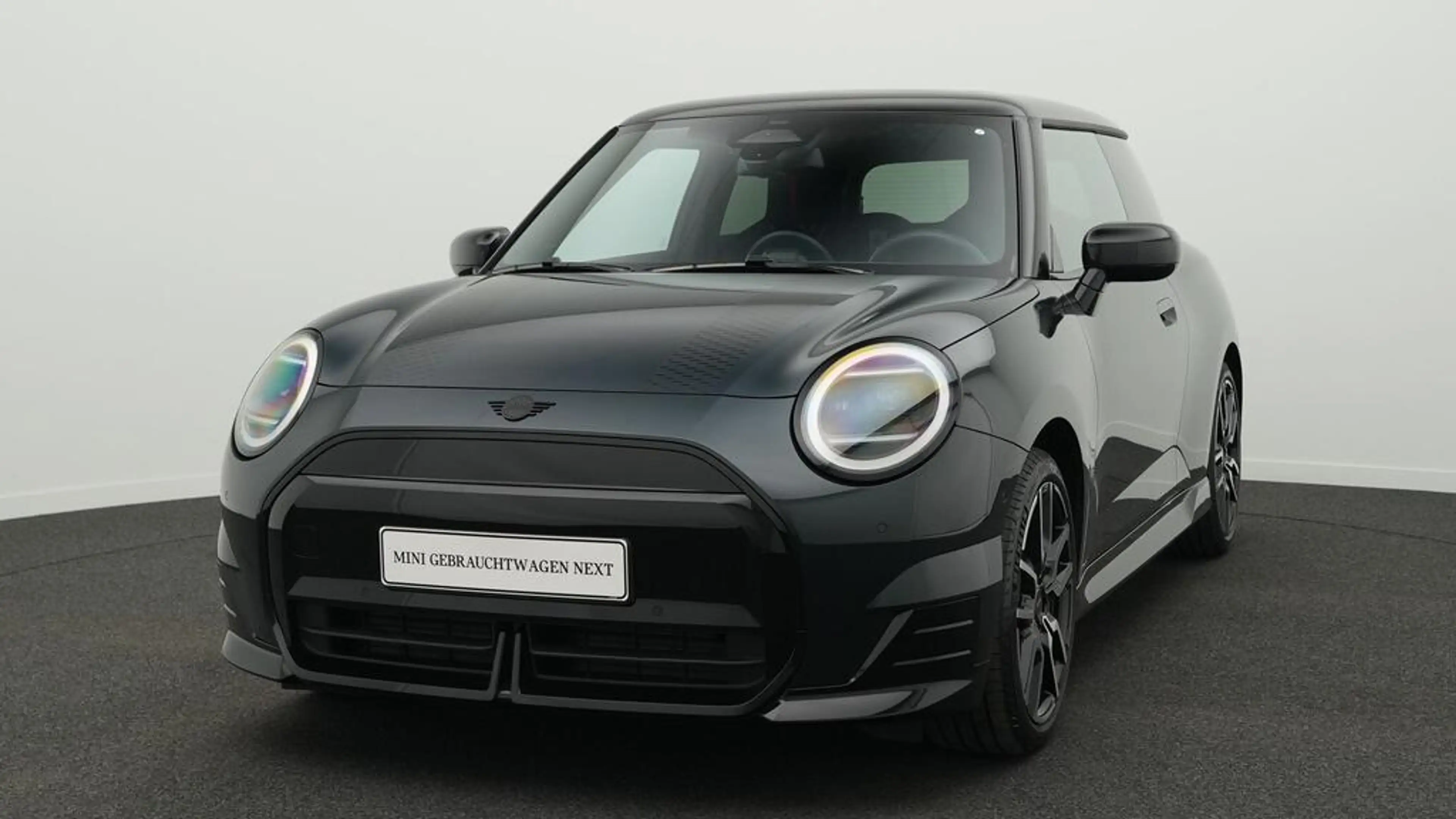 MINI Cooper E John Cooper Works Trim