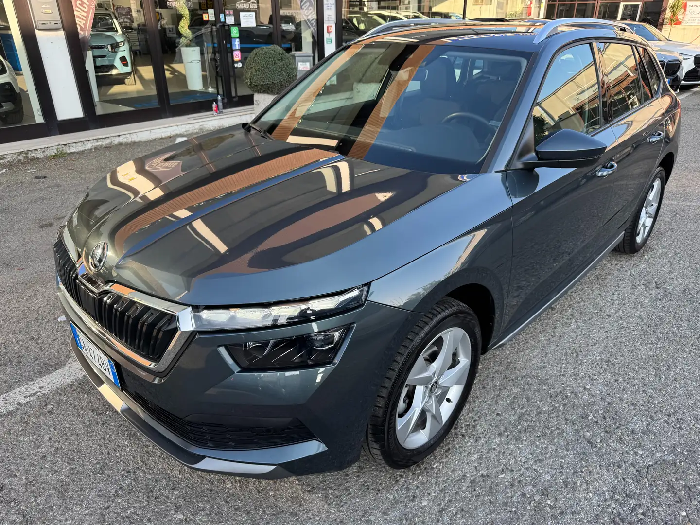 Skoda Kamiq 1.0 g-tec Ambition 90cv,UNICO PROP,NAVY,PDC,LED,C. Grigio - 1