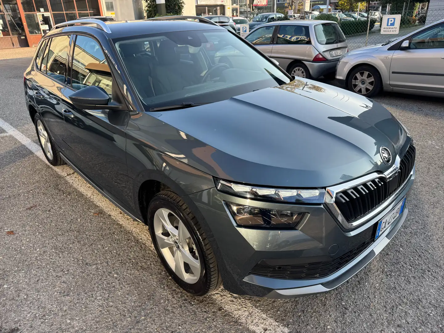 Skoda Kamiq 1.0 g-tec Ambition 90cv,UNICO PROP,NAVY,PDC,LED,C. Grigio - 2