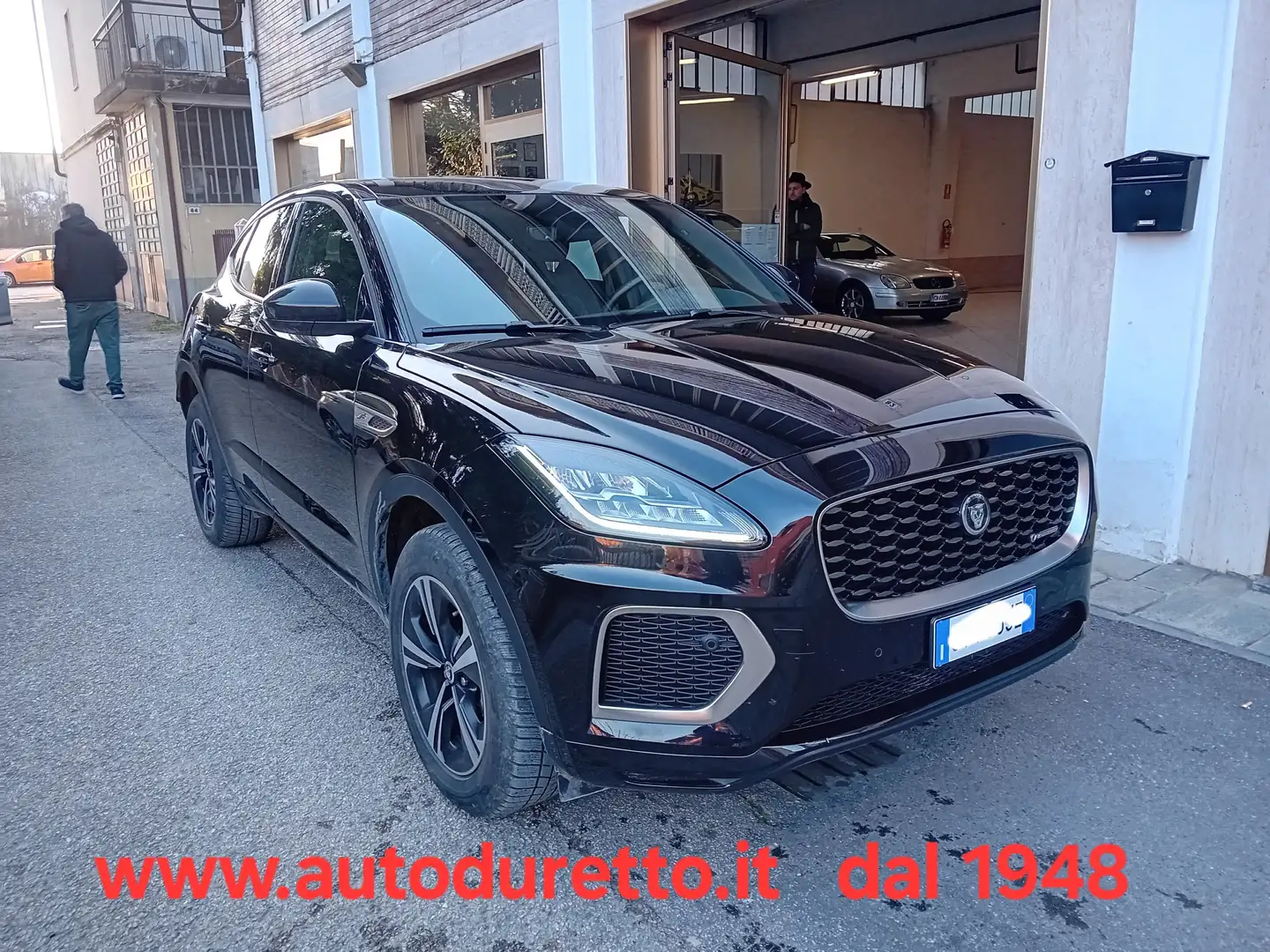 Jaguar E-Pace 2.0d i4 mhev R-Dynamic awd 163cv auto Schwarz - 1