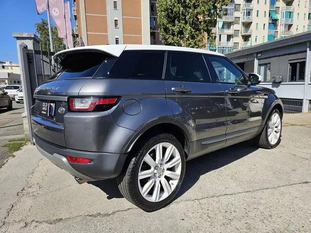 Land Rover Range Rover Evoque view 4