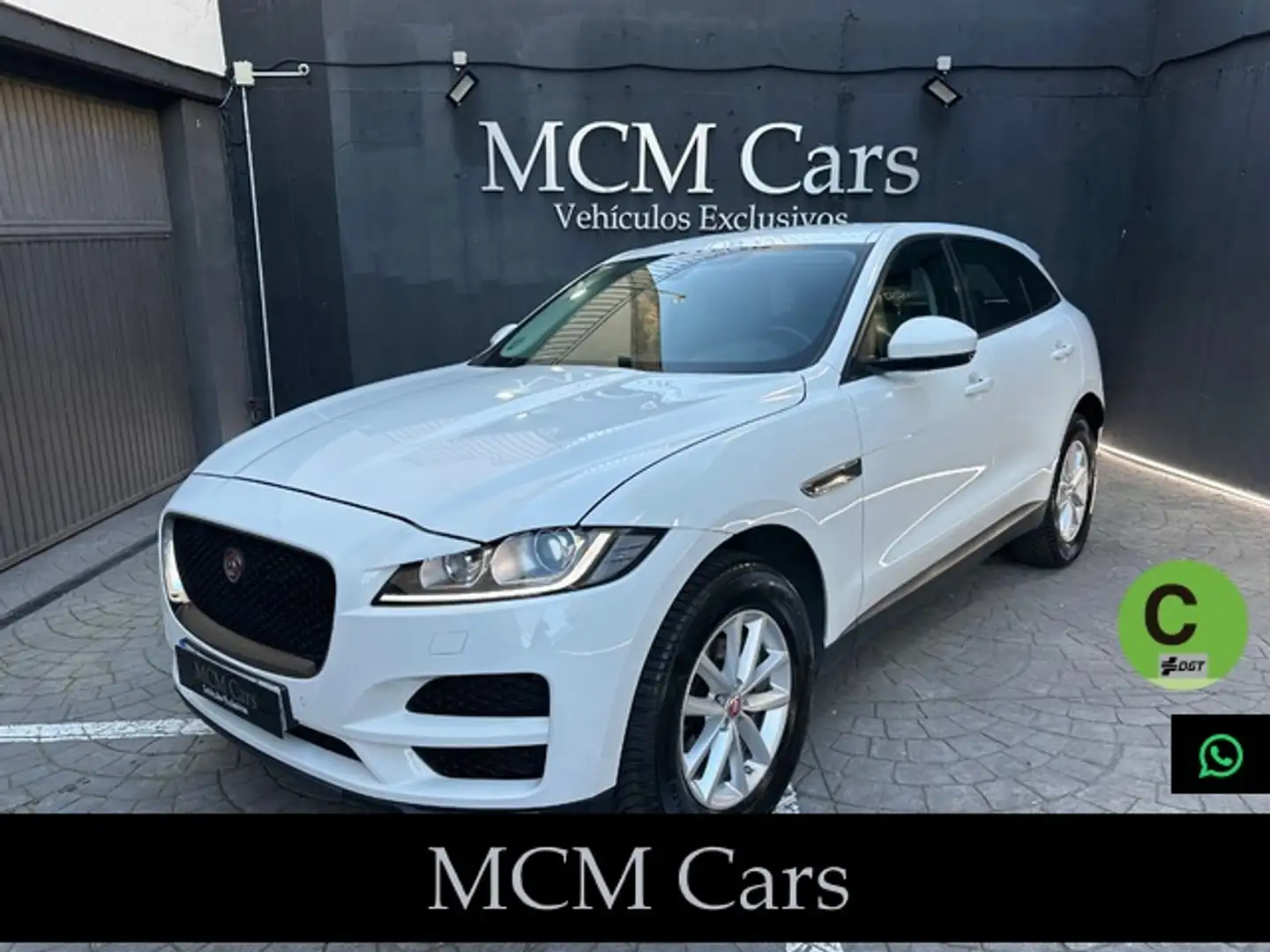 Jaguar F-Pace 2.0i4D Prestige Aut. AWD 180 Wit - 1