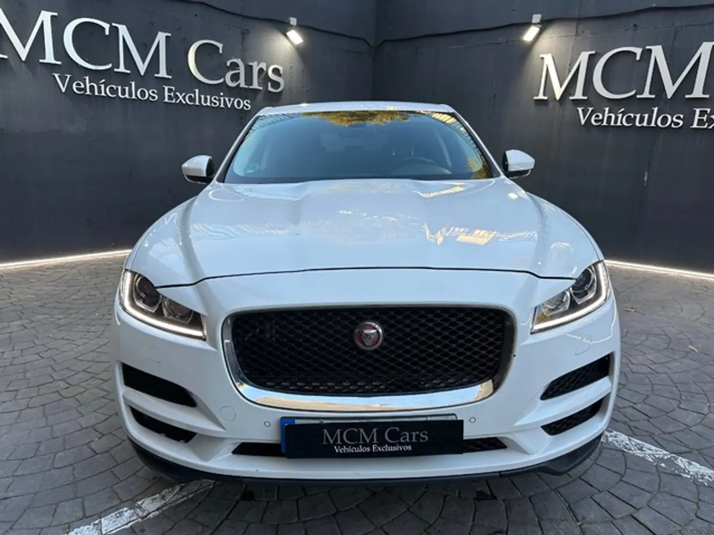 Jaguar F-Pace 2.0i4D Prestige Aut. AWD 180 Blanco - 2