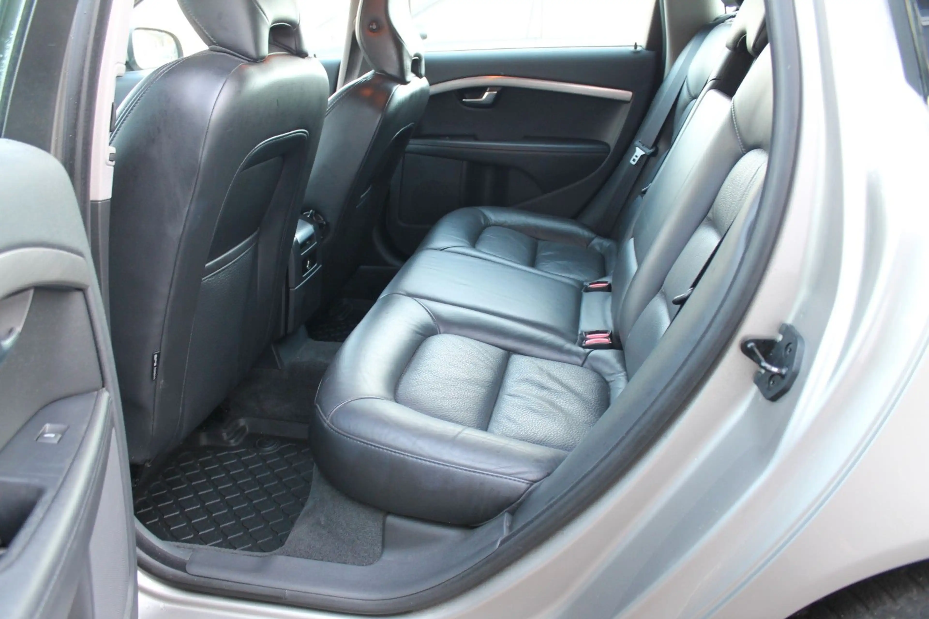 Volvo V70 Kombi Summum — photo 7