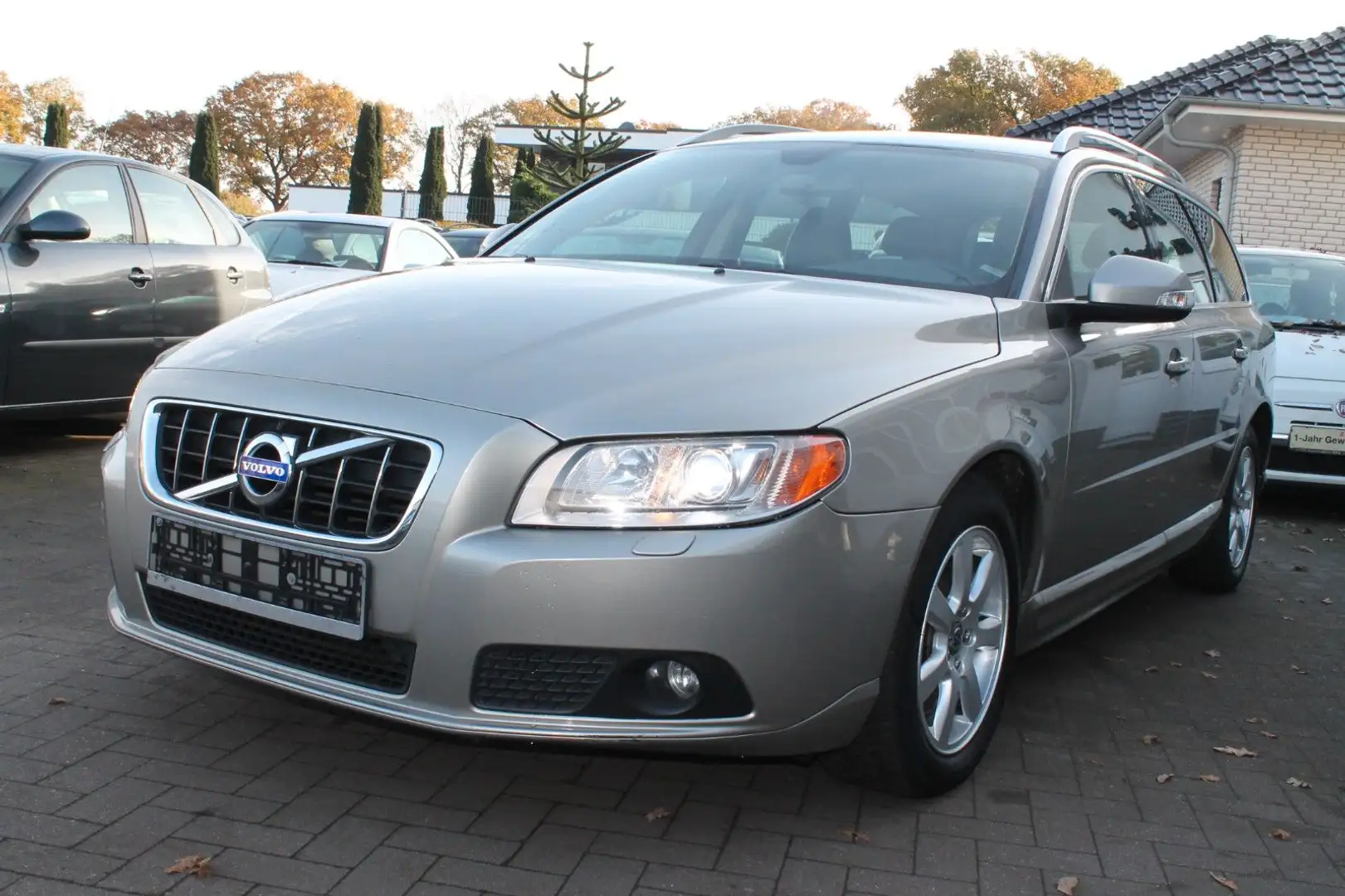 Volvo V70 Kombi Summum Gold - 2