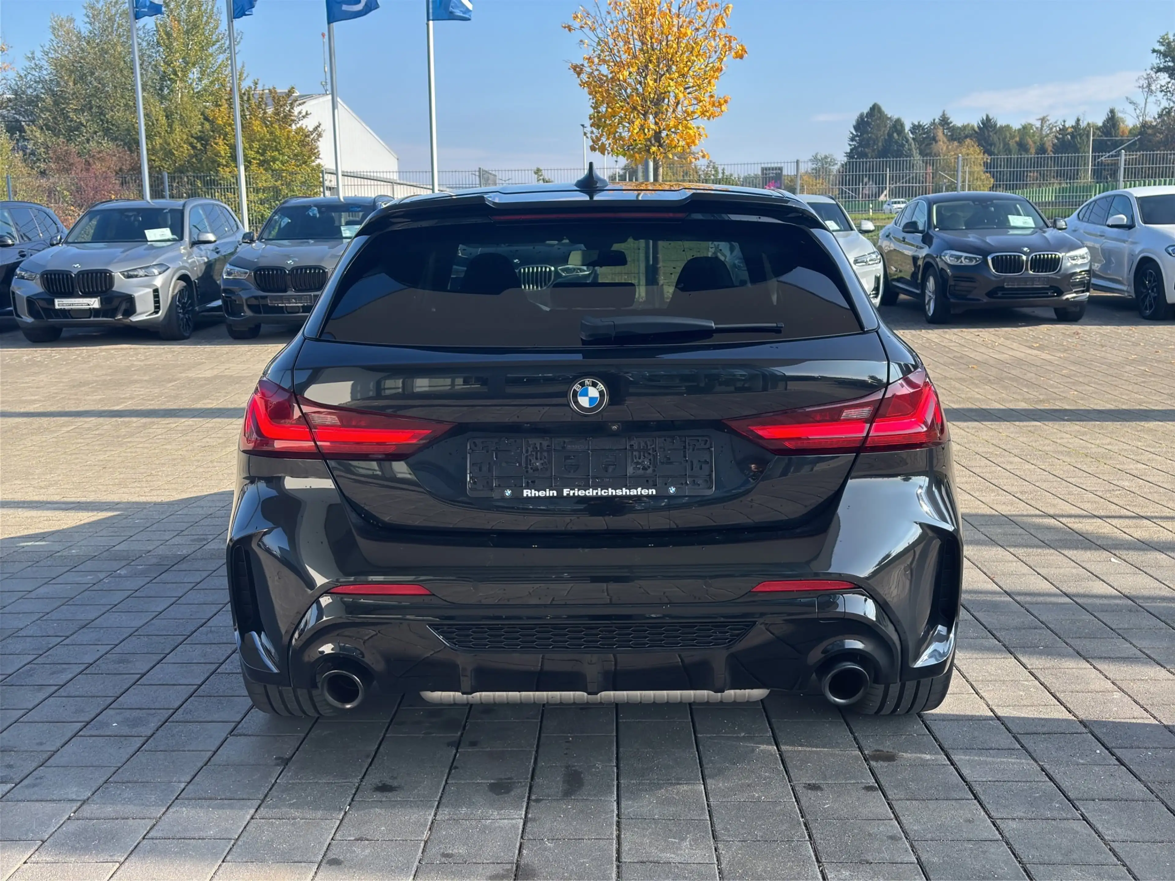BMW M1 i xDrive 5-Türer Panorama HuD ACC Hifi — photo 6