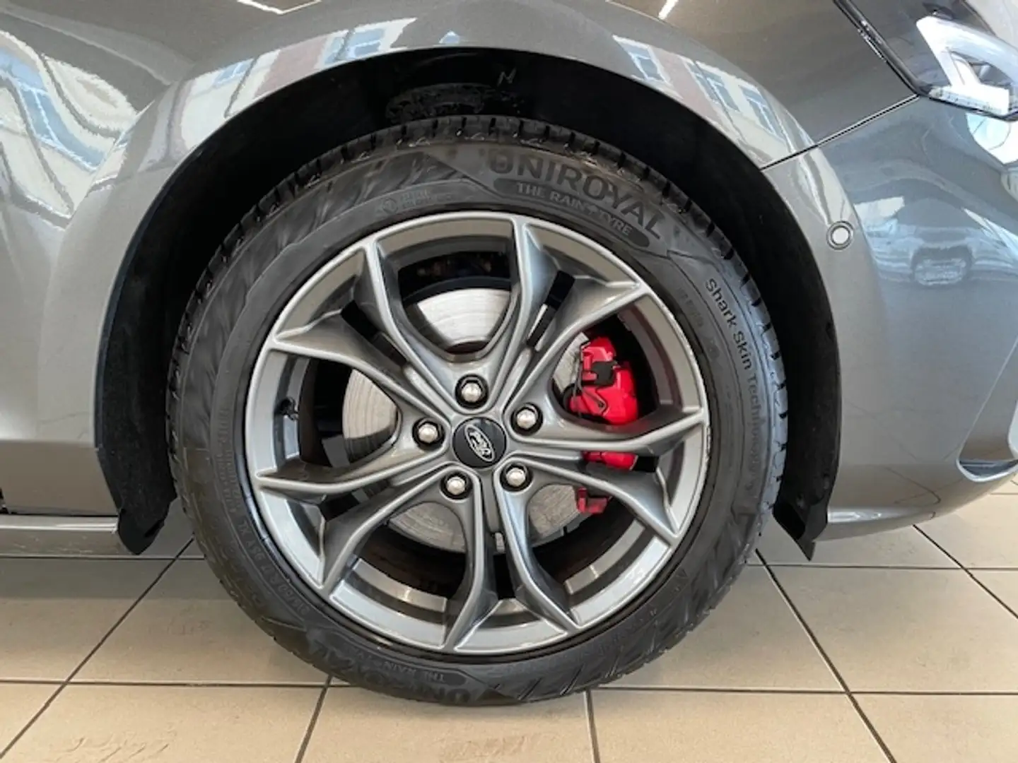 Ford Focus Turnier ST-Line 1.0 EcoBoost EU6d-T Grau - 2