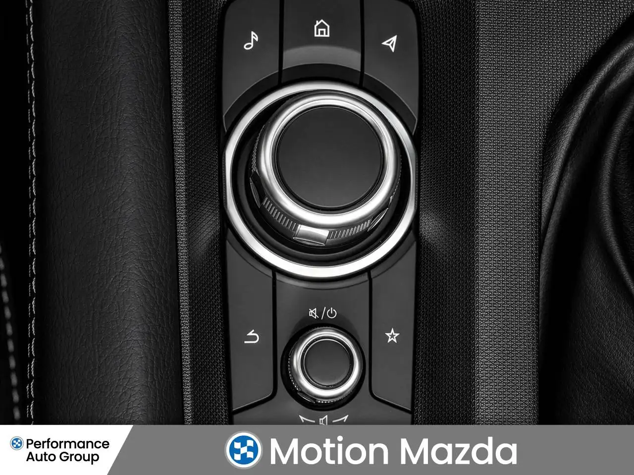 Mazda MX-5 Miata снимка Mazda MX-5 Miata