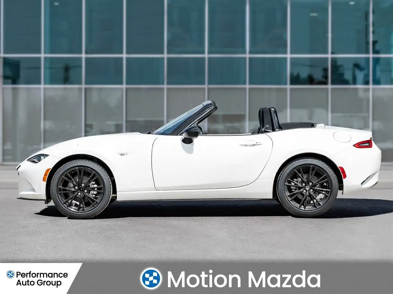 Mazda MX-5 Miata снимка Mazda MX-5 Miata