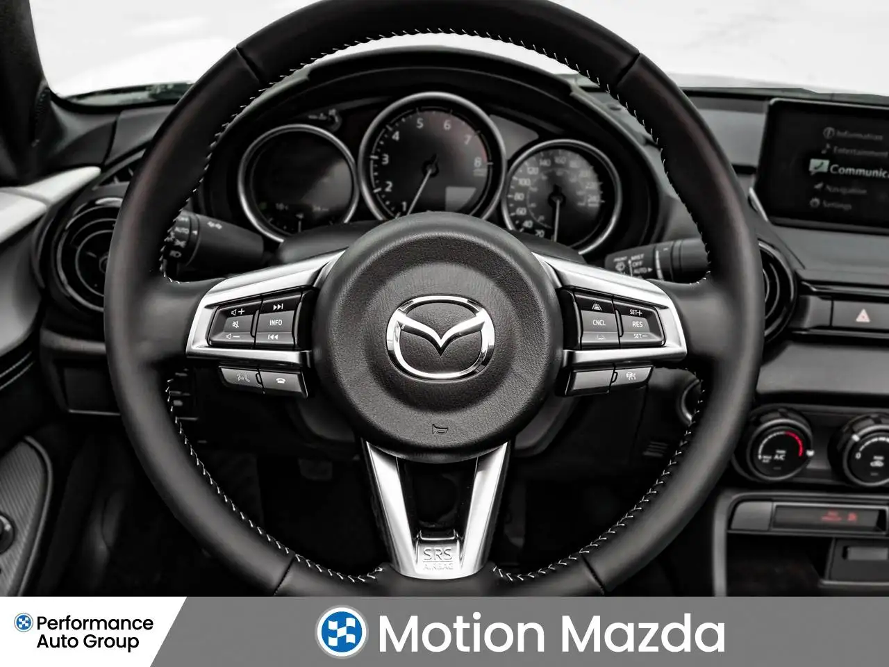 Mazda MX-5 Miata снимка Mazda MX-5 Miata