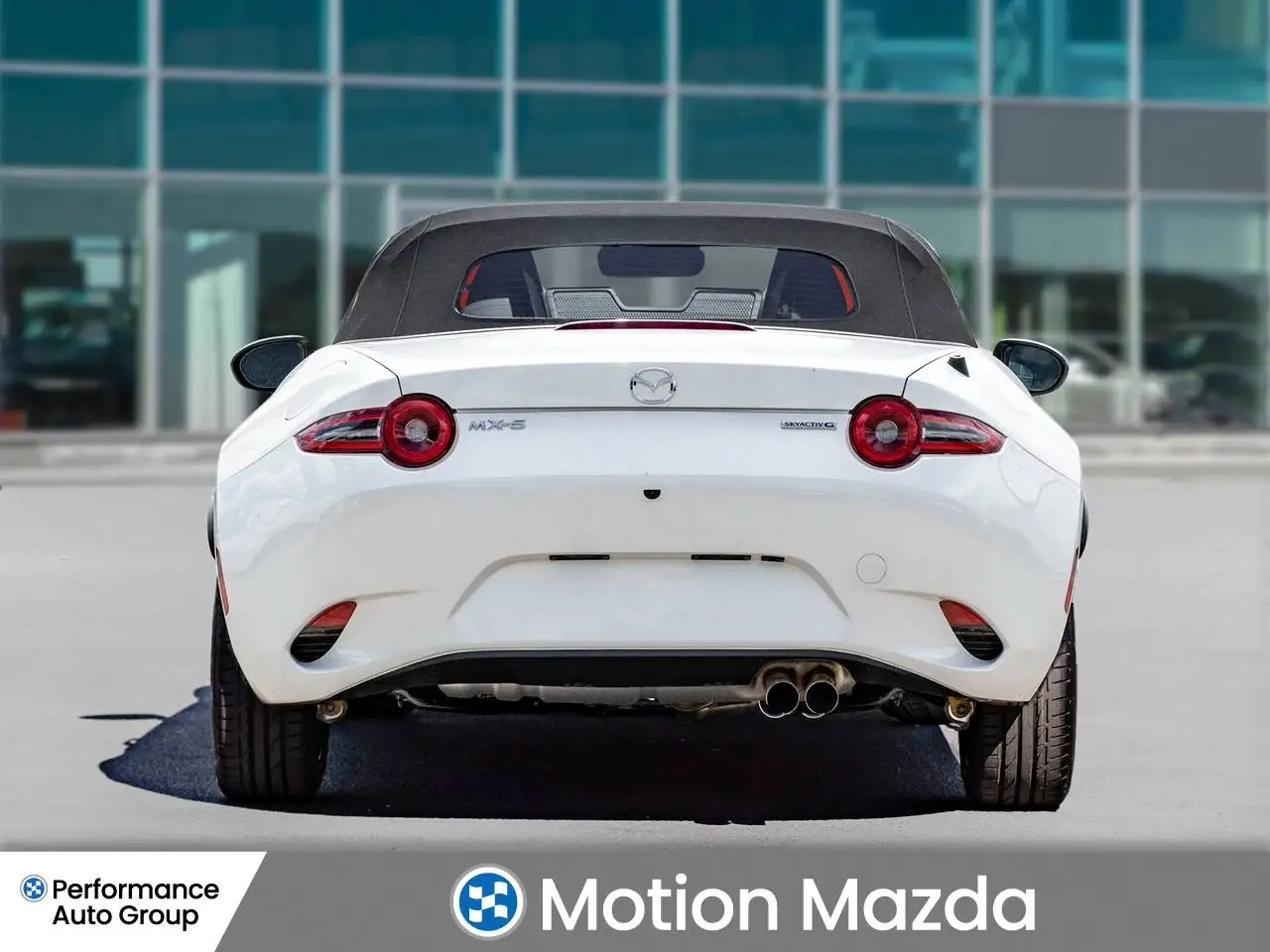 Mazda MX-5 Miata снимка Mazda MX-5 Miata