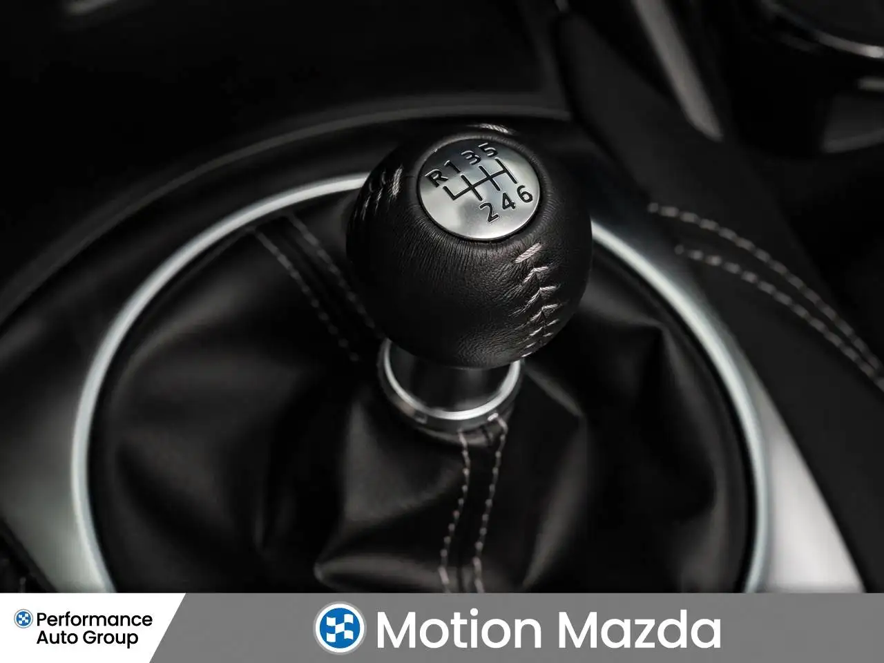 Mazda MX-5 Miata снимка Mazda MX-5 Miata