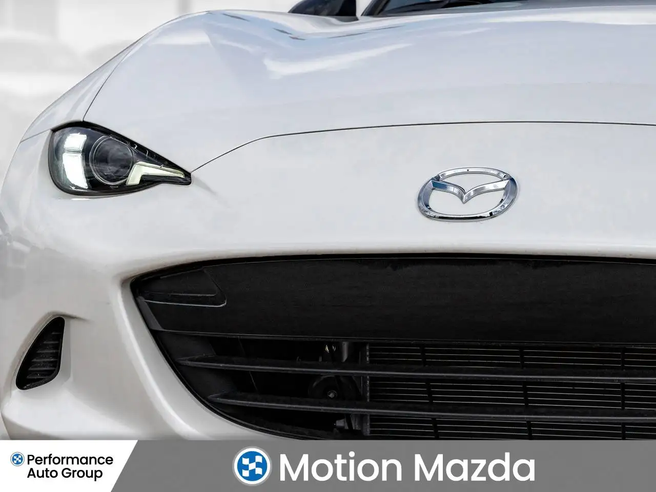 Mazda MX-5 Miata снимка Mazda MX-5 Miata