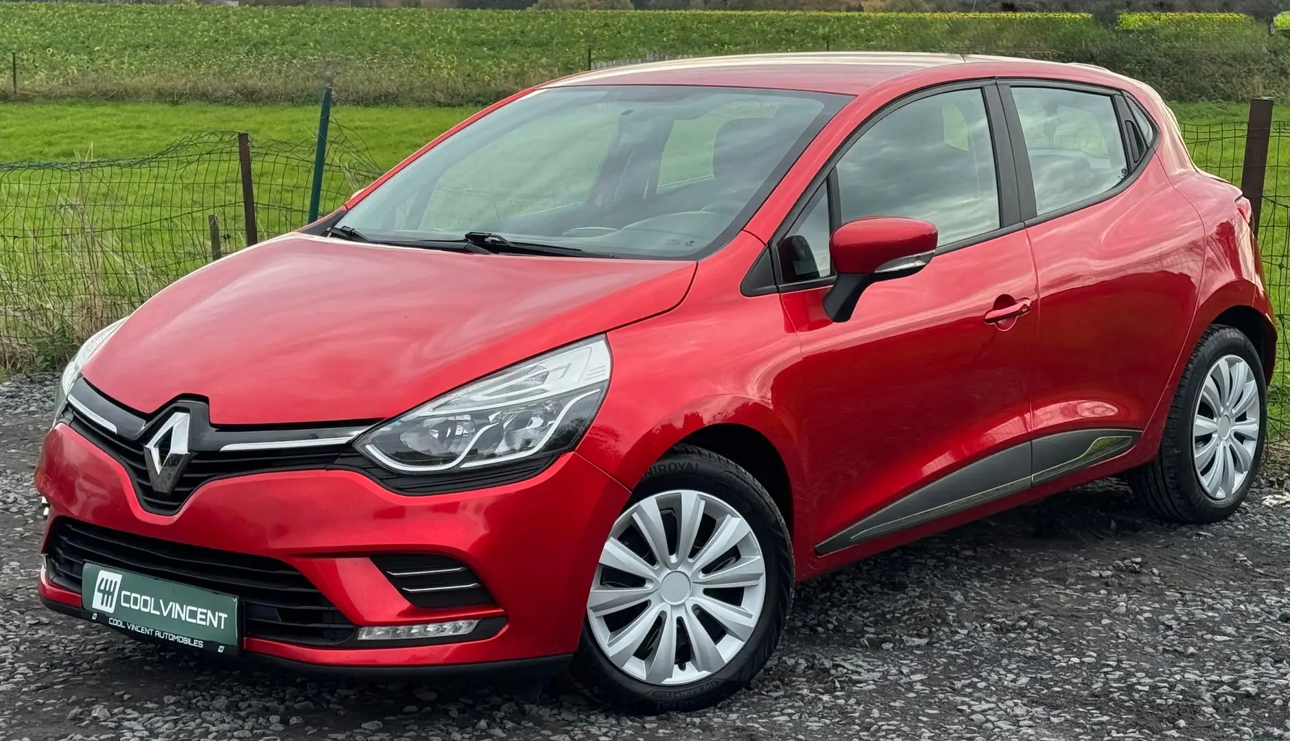 Renault Clio 0.9TCe - LIMITED- GPS + Bluetooth Rood - 1