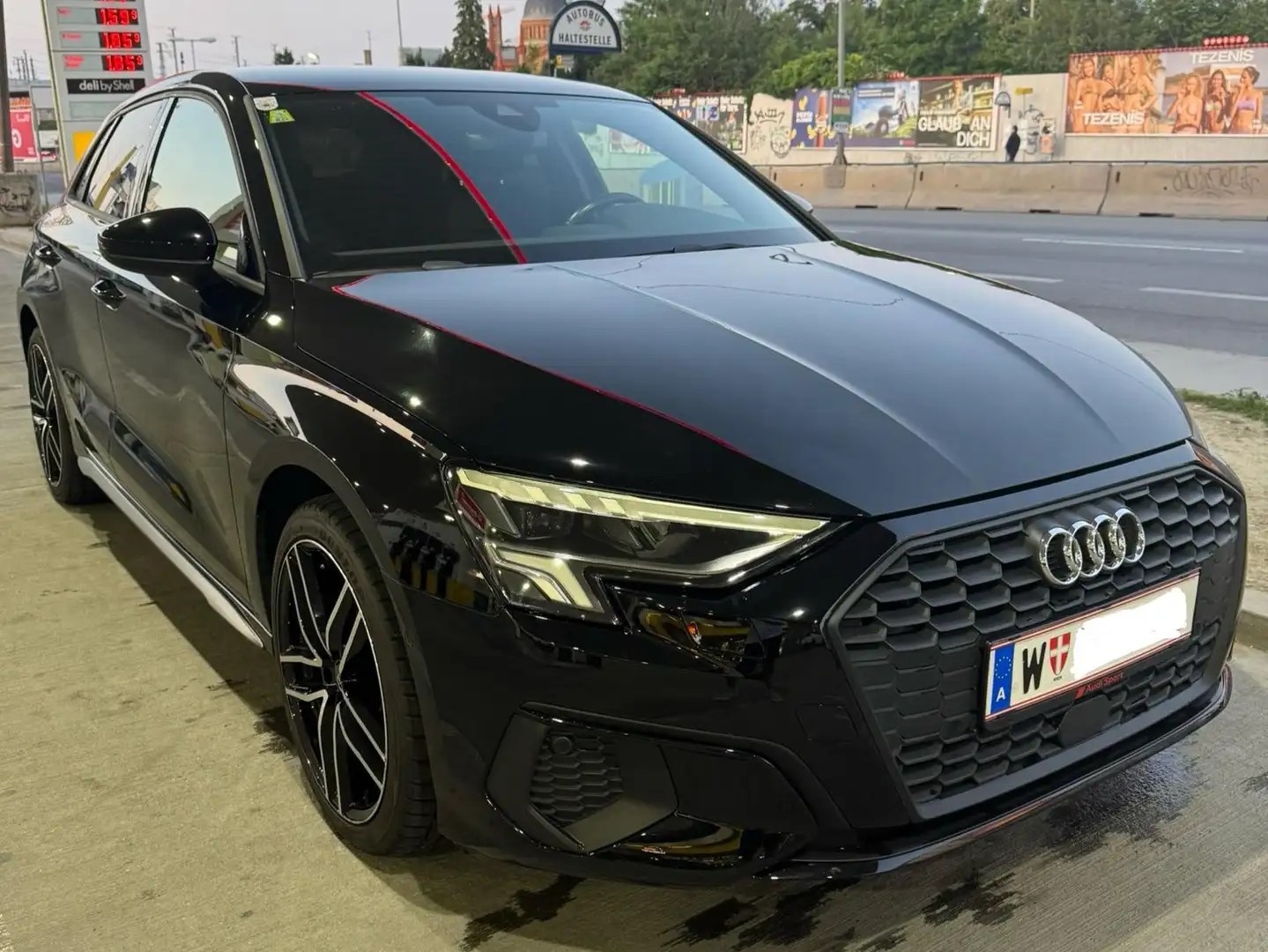 Audi A3 A3 SB 30 TFSI Schwarz - 1
