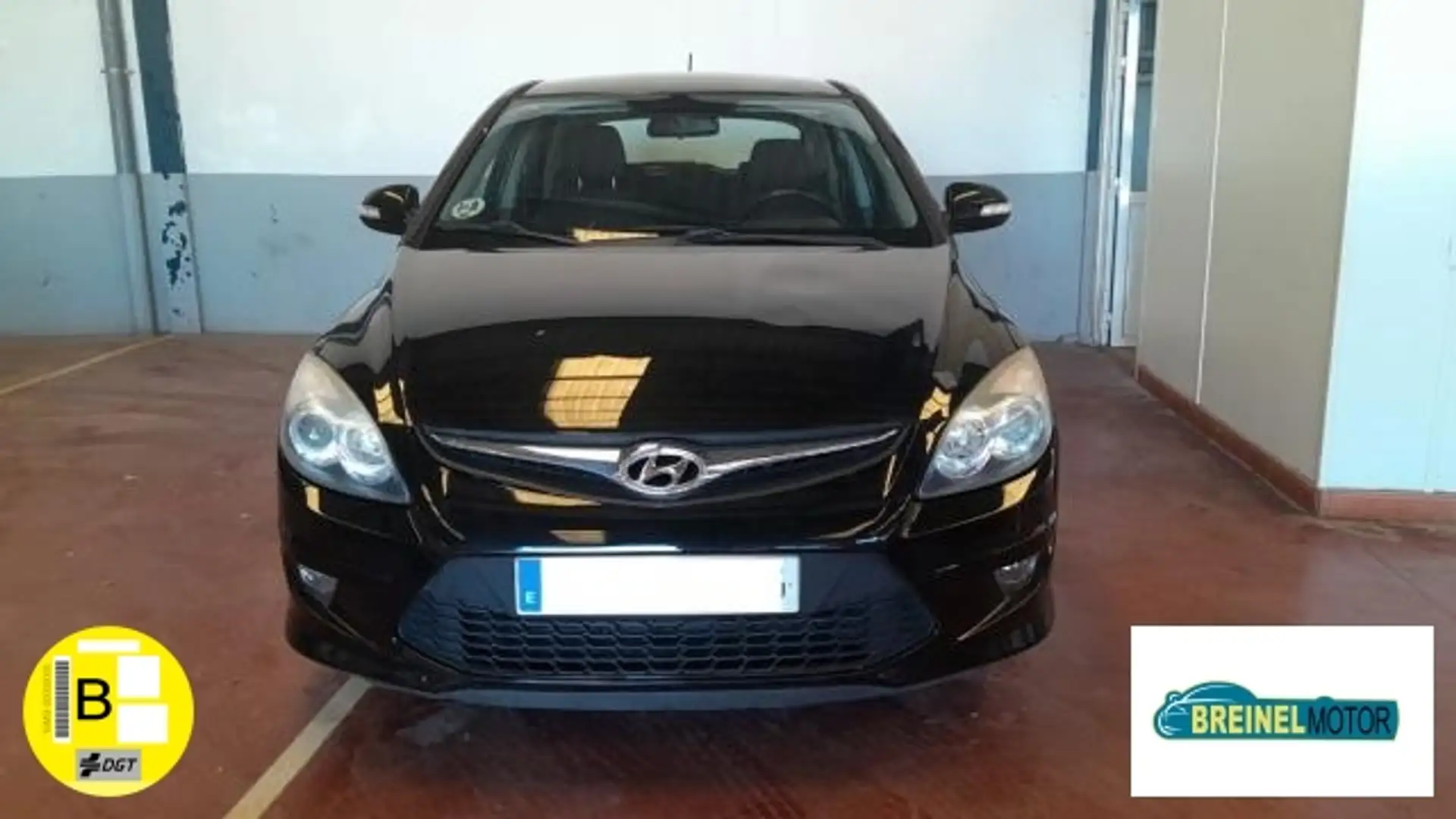 Hyundai i30 CW 1.6CRDi Comfort Černá - 1