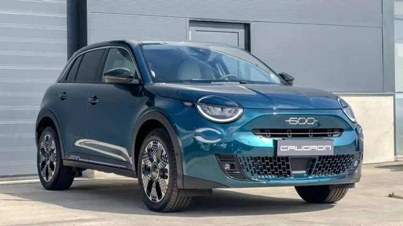 Fiat 600 1.2 Hybrid 'La Prima' /Full Option/ Automaat / Gar 4