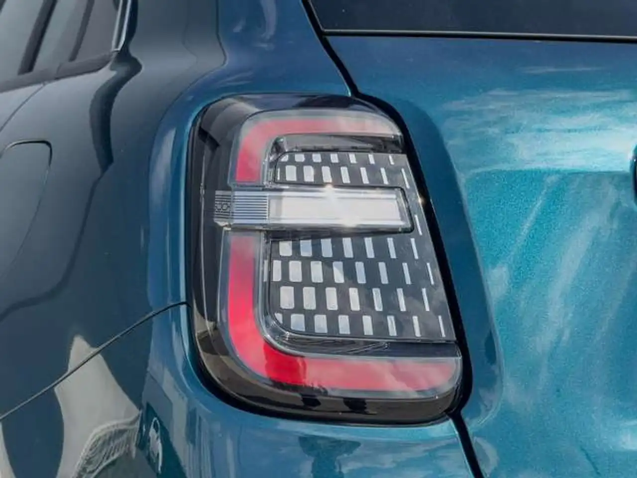 Fiat 600 1.2 Hybrid 'La Prima' /Full Option/ Automaat / Gar 30
