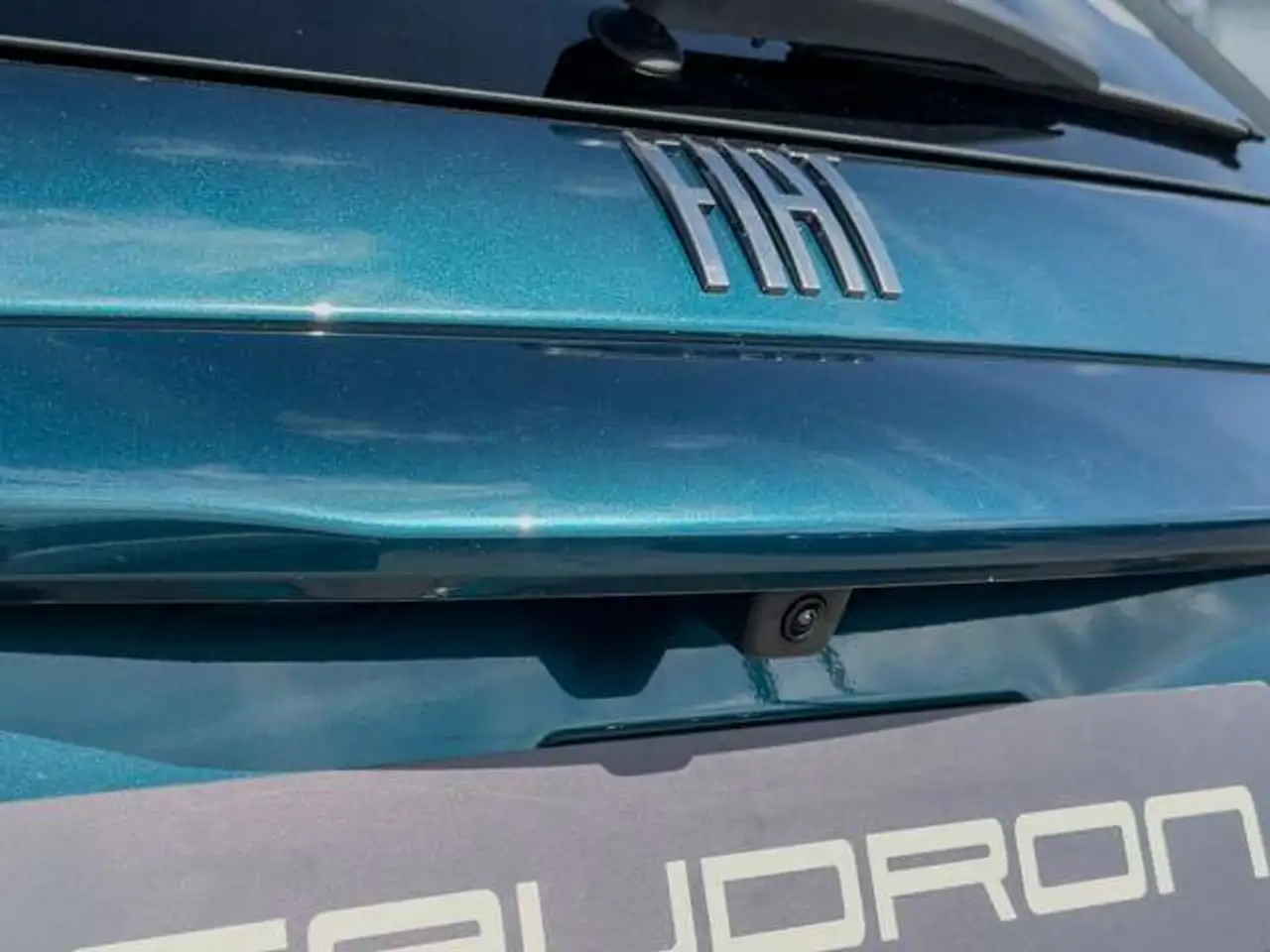 Fiat 600 1.2 Hybrid 'La Prima' /Full Option/ Automaat / Gar 28