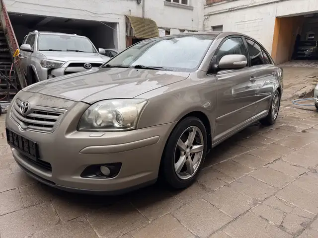 Toyota Avensis 1.8 VVT-i Automatik Sol Export Export