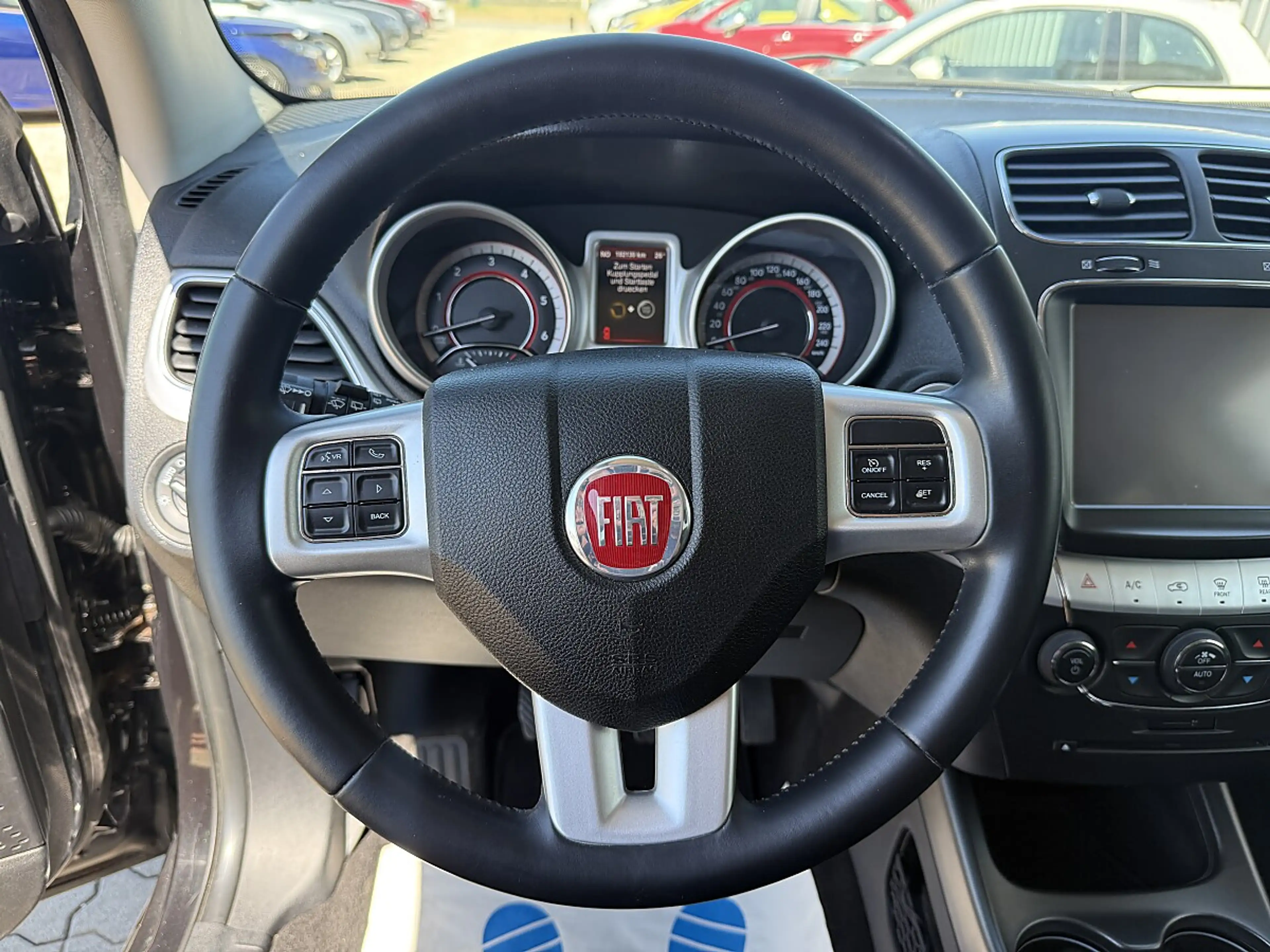 Fiat Freemont 2,0 Multijet II 140 Lounge — photo 10