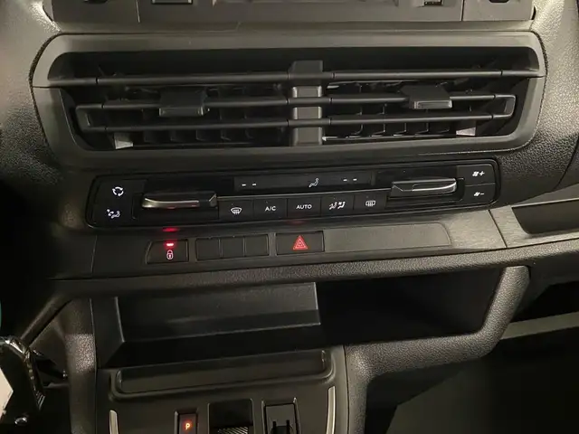 Opel Vivaro view 12