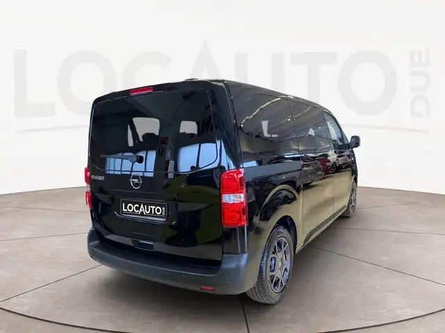 Opel Vivaro view 4