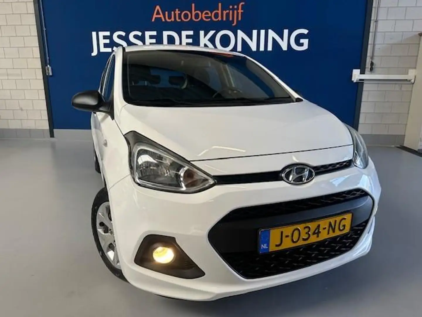 Hyundai i10 1.0i i-Drive,bj.2015,kleur:wit ! 5 deurs,Climate C Wit - 2