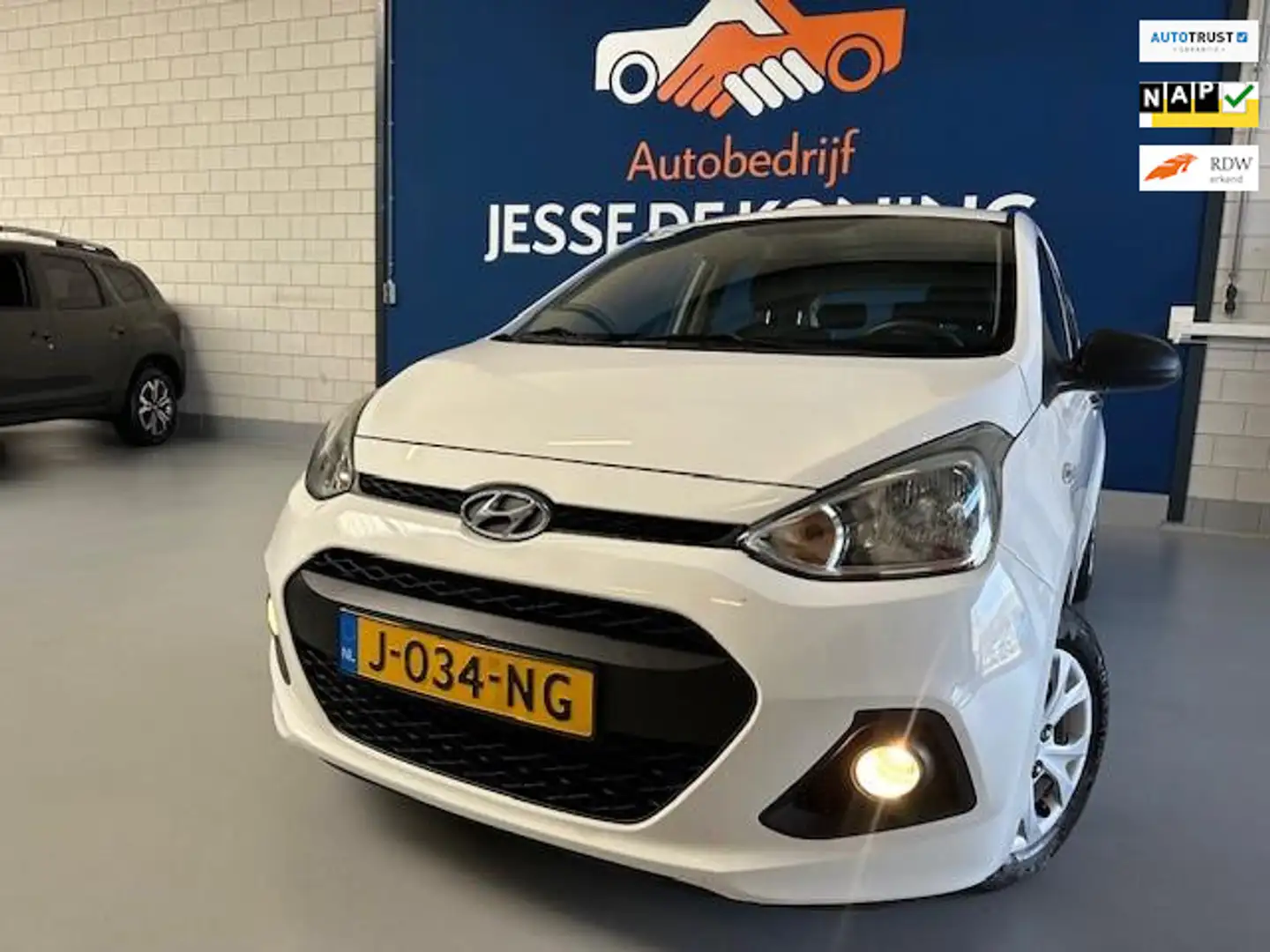 Hyundai i10 1.0i i-Drive,bj.2015,kleur:wit ! 5 deurs,Climate C Wit - 1
