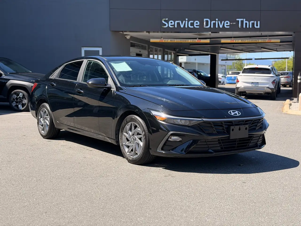 Hyundai ELANTRA photo Hyundai ELANTRA