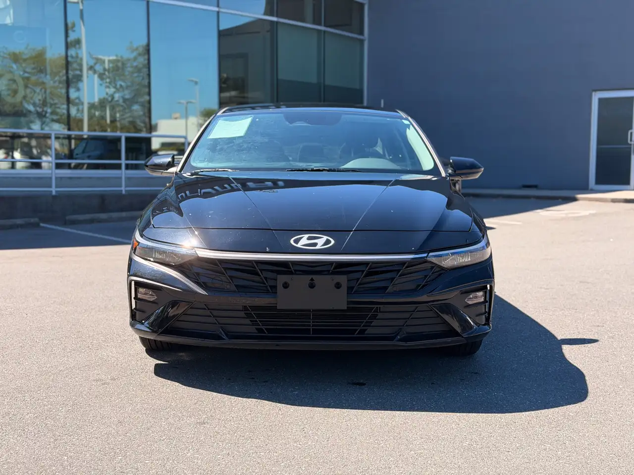 Hyundai ELANTRA photo Hyundai ELANTRA