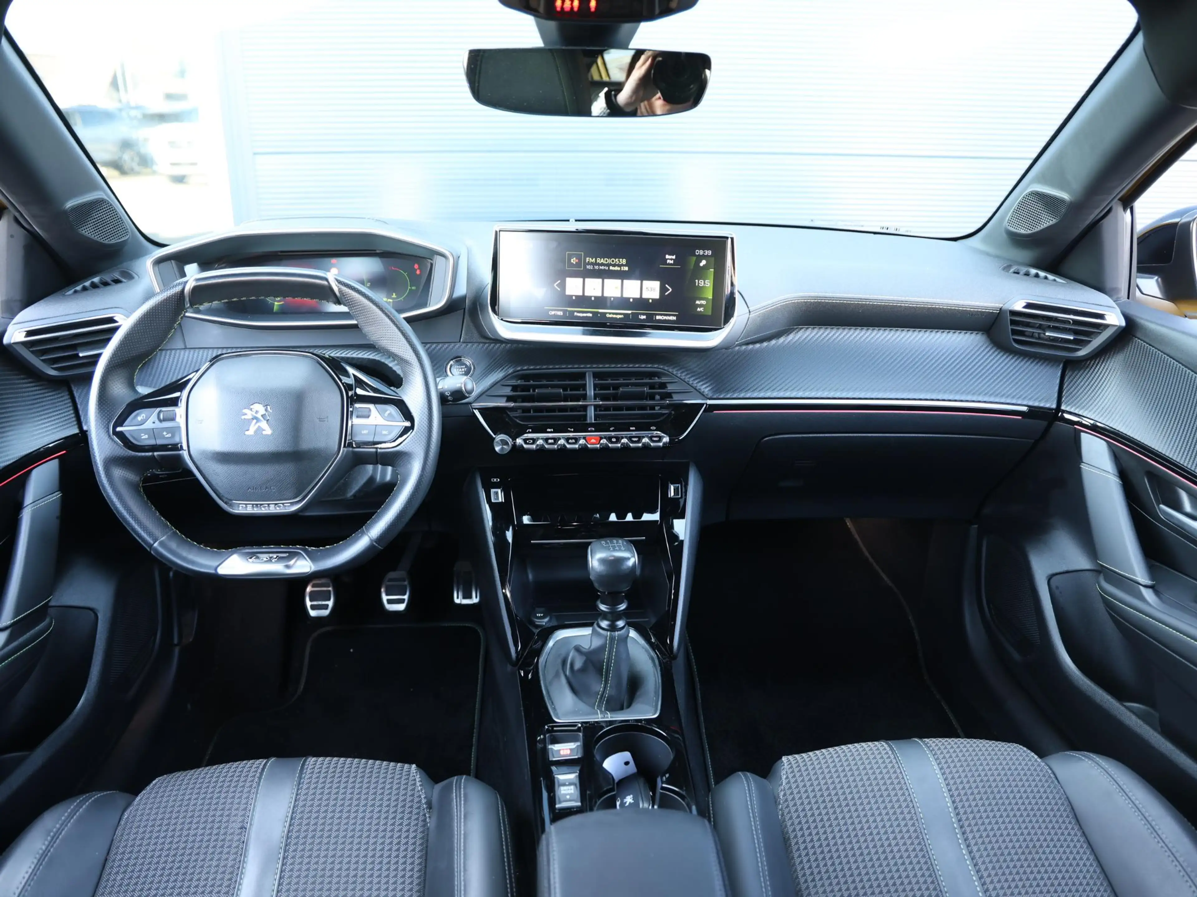 Peugeot 208 GT 100pk | Navigatie | Achteruitrijcamera | 3D Coc — photo 12