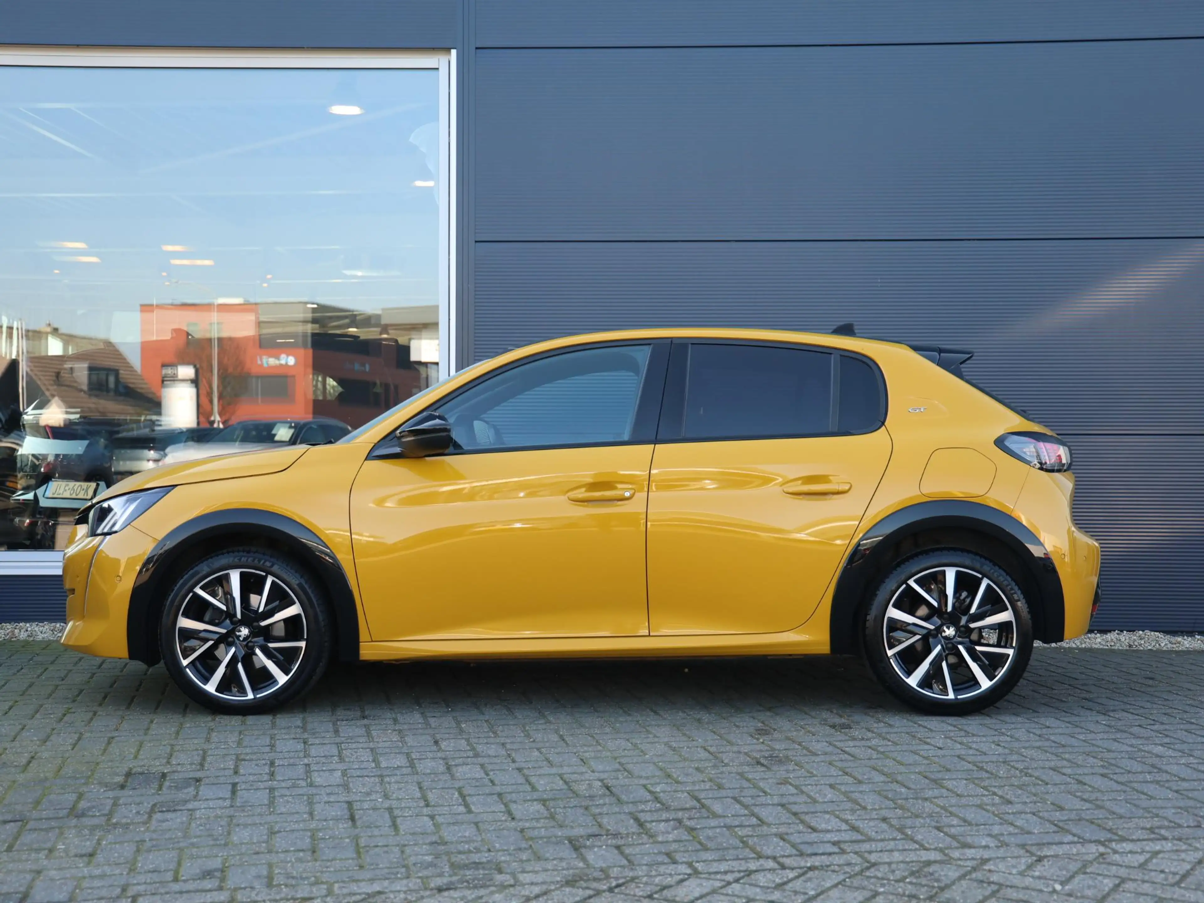 Peugeot 208 GT 100pk | Navigatie | Achteruitrijcamera | 3D Coc — photo 2