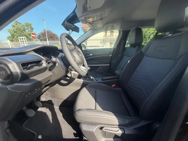 Jeep Avenger view 13