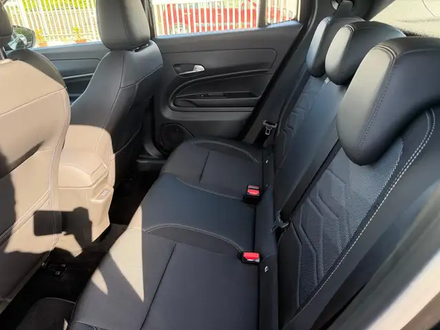 Jeep Avenger view 14
