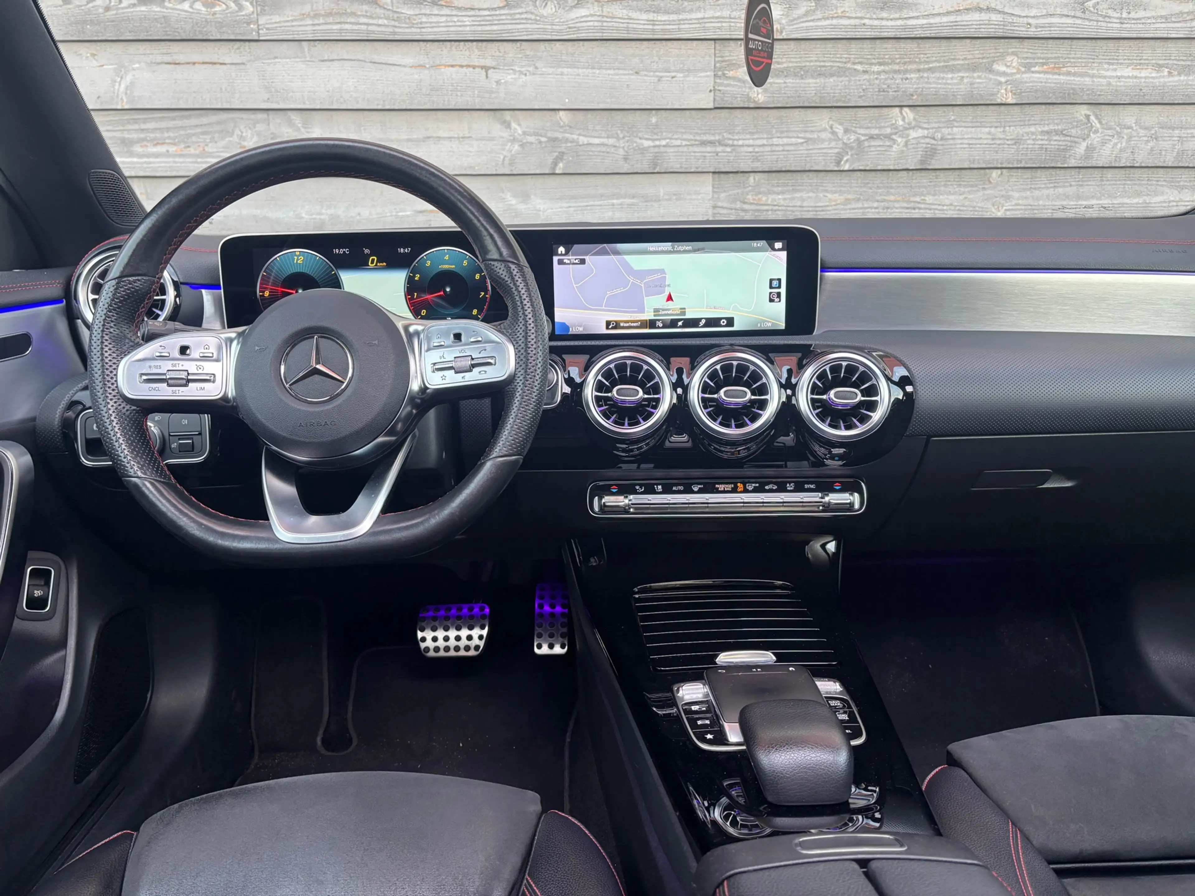 Mercedes-Benz CLA 180 AMG LINE PANO NAP KEYLESS CAMERA BTW NIGHTPACK — photo 10