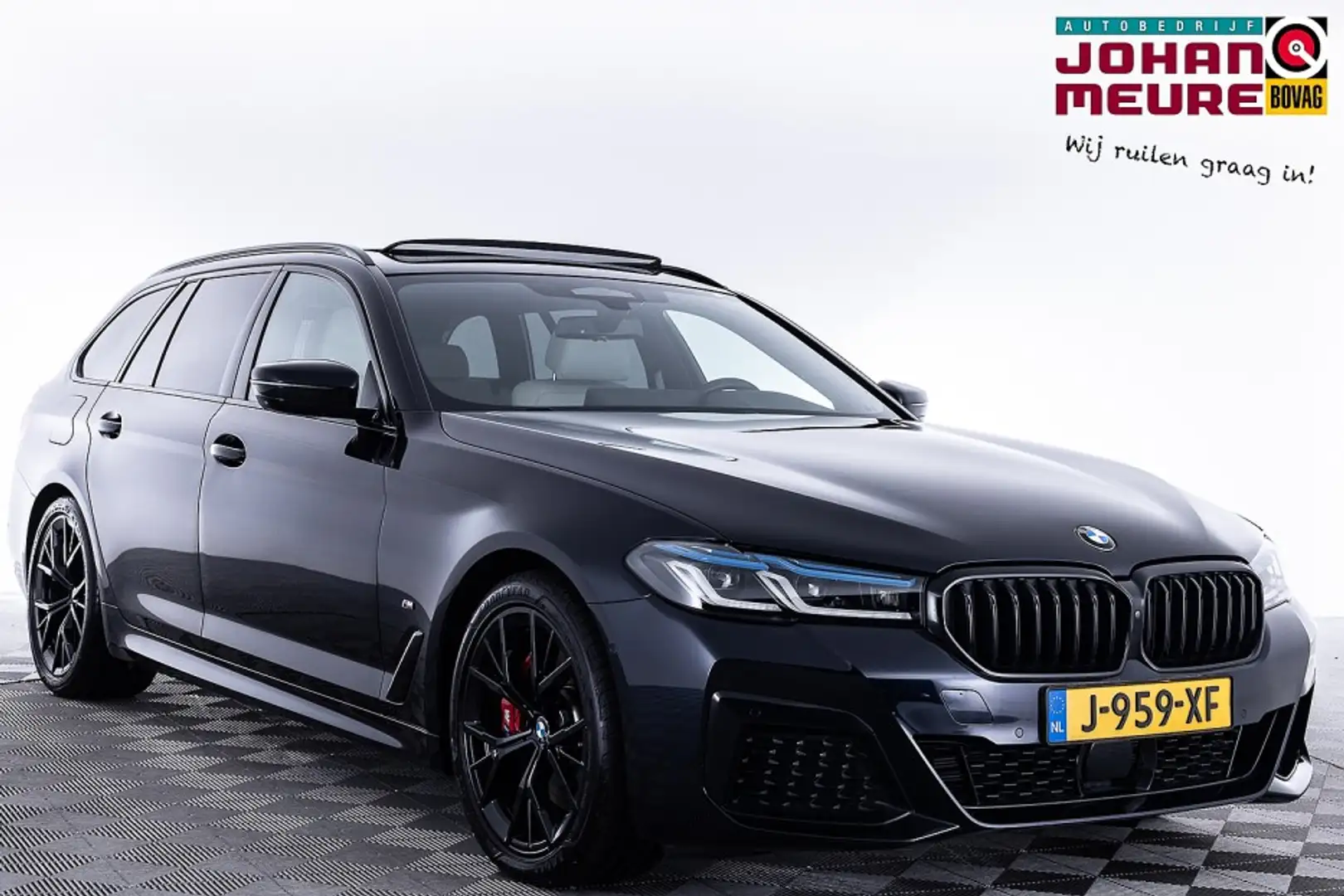 BMW 530 i Touring High Executive Edition | PANORAMA | CARB Zwart - 1