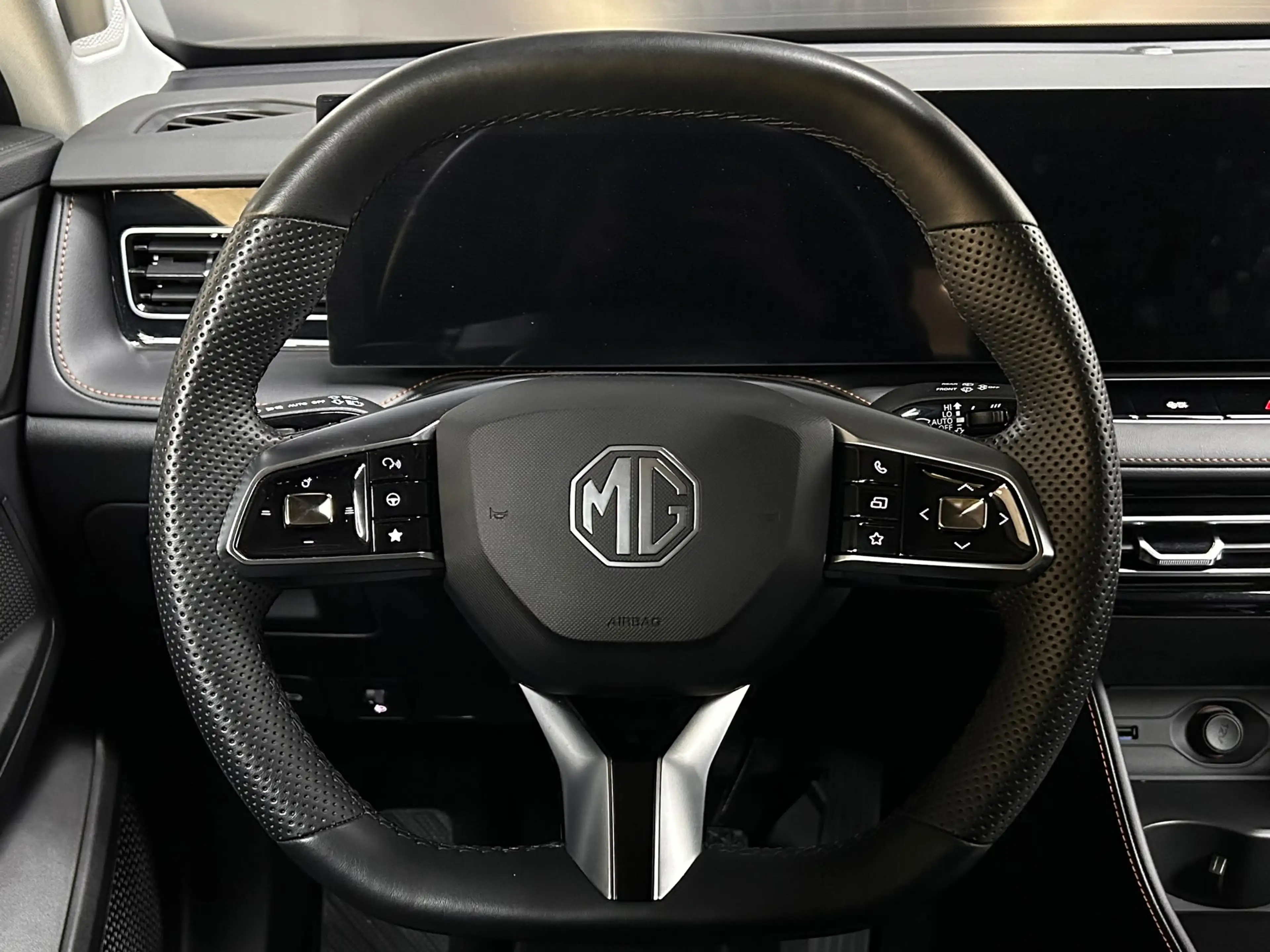 MG HS 1.5 TGDI Luxury >NAV+360+VIRTU+ACC+LEDER+SHZ+ — photo 15