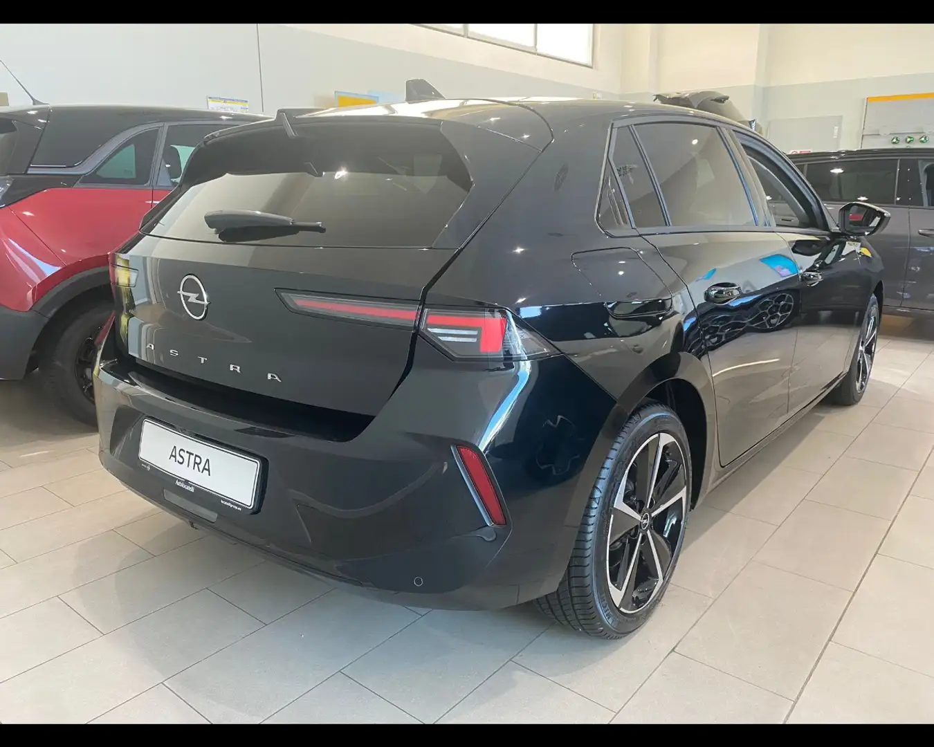 Opel Astra 1.6 Plug-in Hybrid Elegance Noir - 2