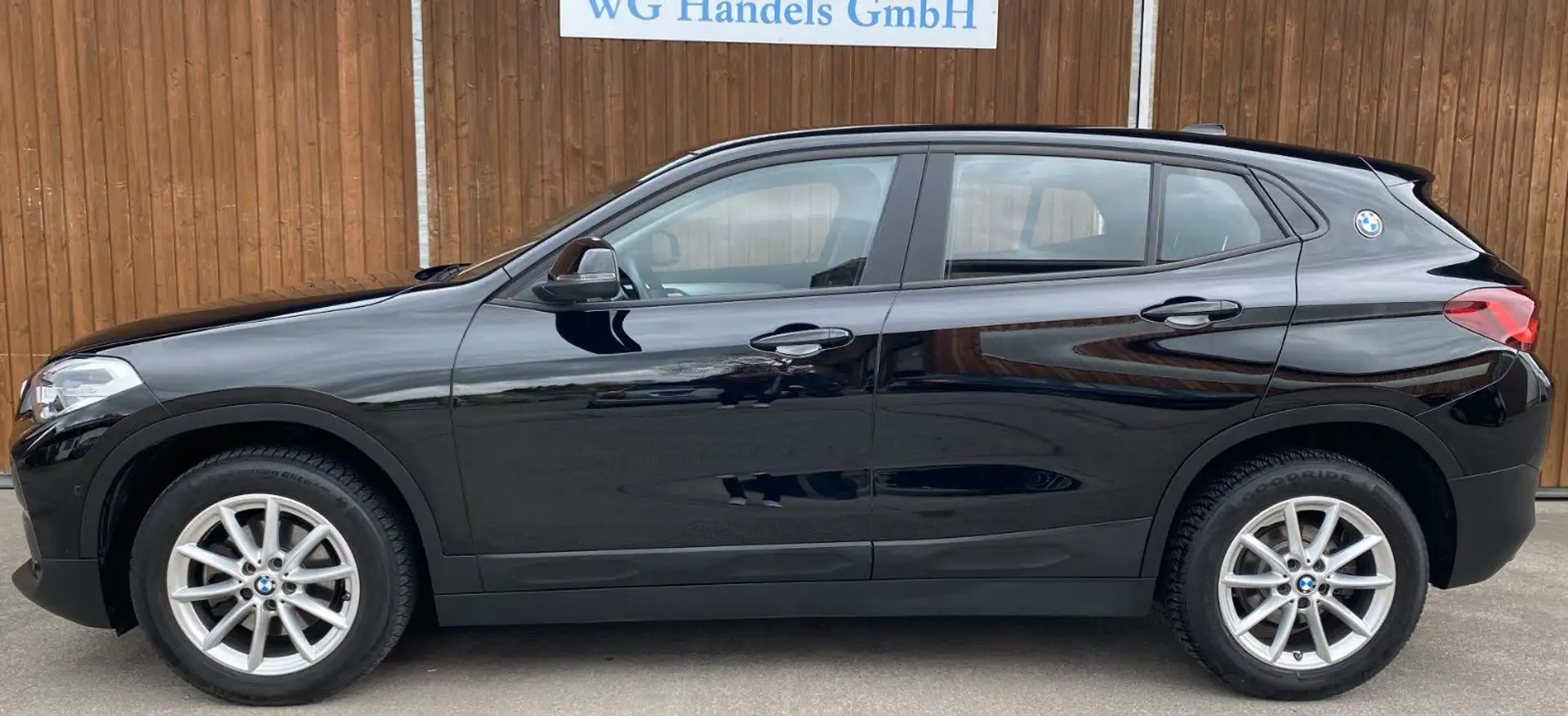 BMW X2 sDrive 18d SHZ Navi Kam Parkass LED Advantage Schwarz - 2