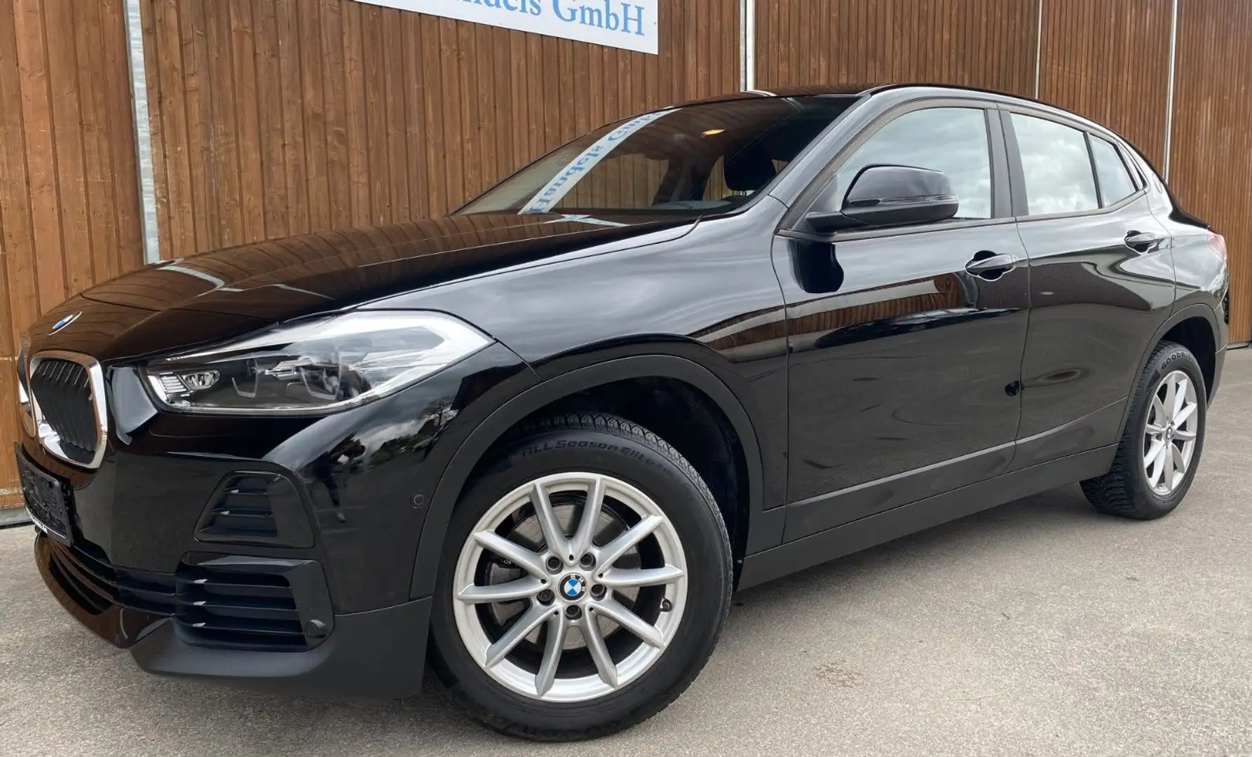 BMW X2 sDrive 18d SHZ Navi Kam Parkass LED Advantage Schwarz - 1