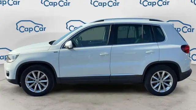 Volkswagen Tiguan view 2
