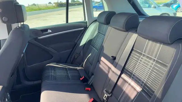 Volkswagen Tiguan view 9
