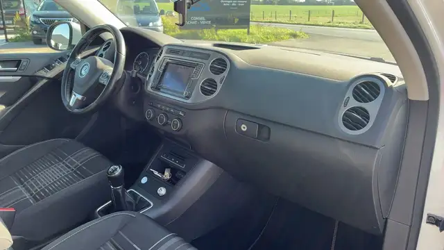 Volkswagen Tiguan view 10