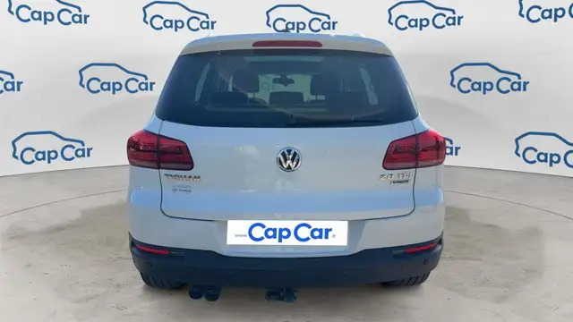 Volkswagen Tiguan view 3