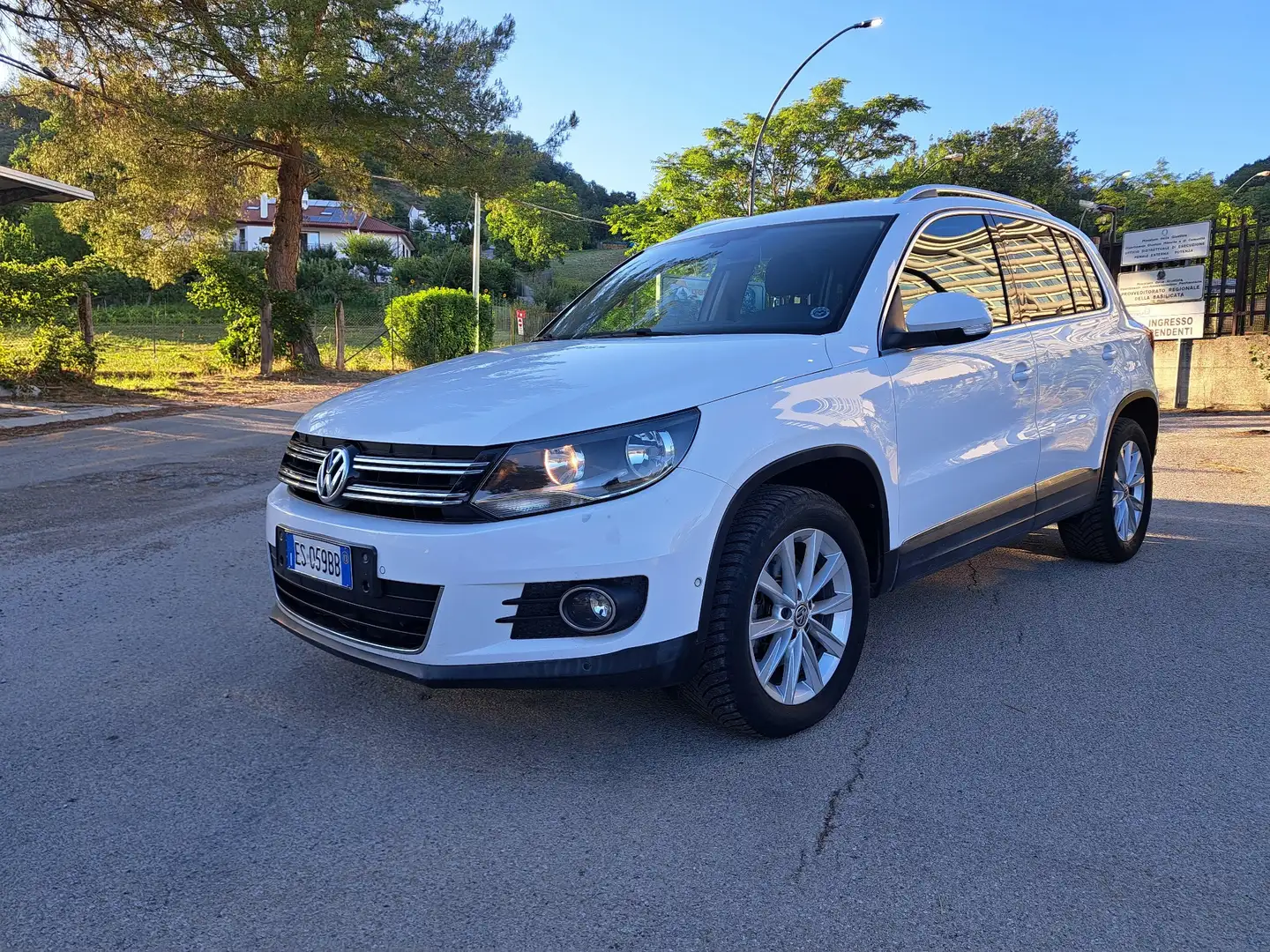Volkswagen Tiguan 2.0 tdi bm Sport&Style 110cv - 1