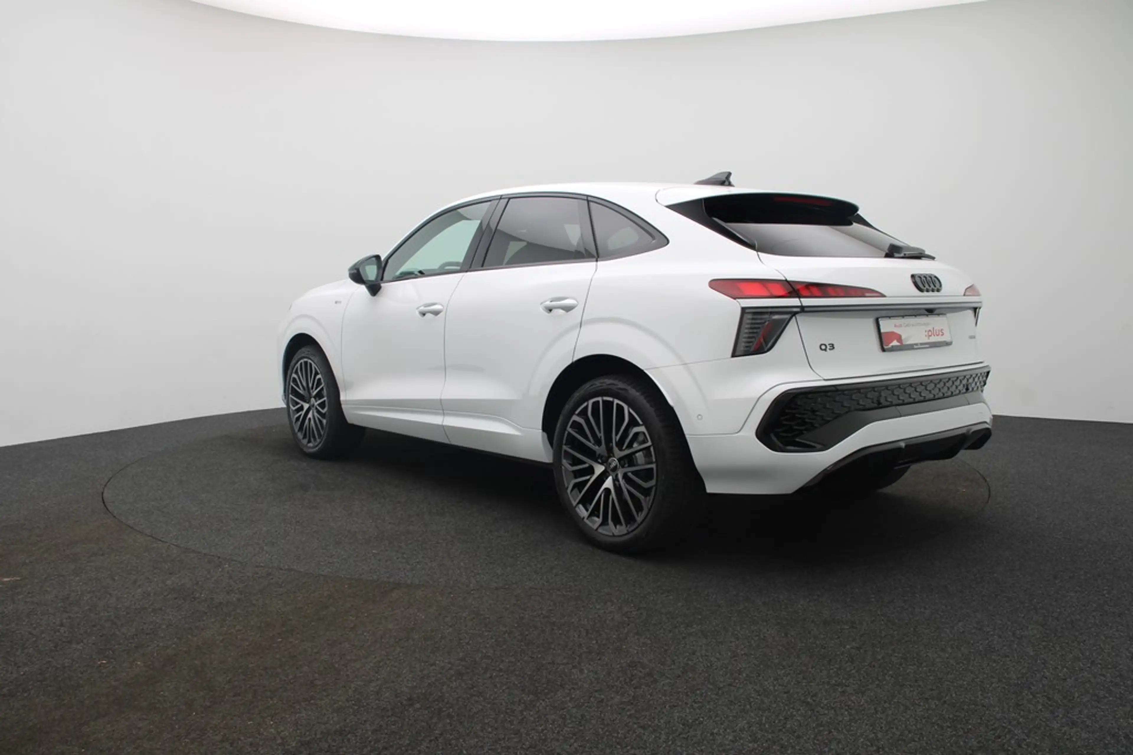 Audi Q3 Sportback TFSI quattro 195 kW S tronic Tech plu... — photo 3