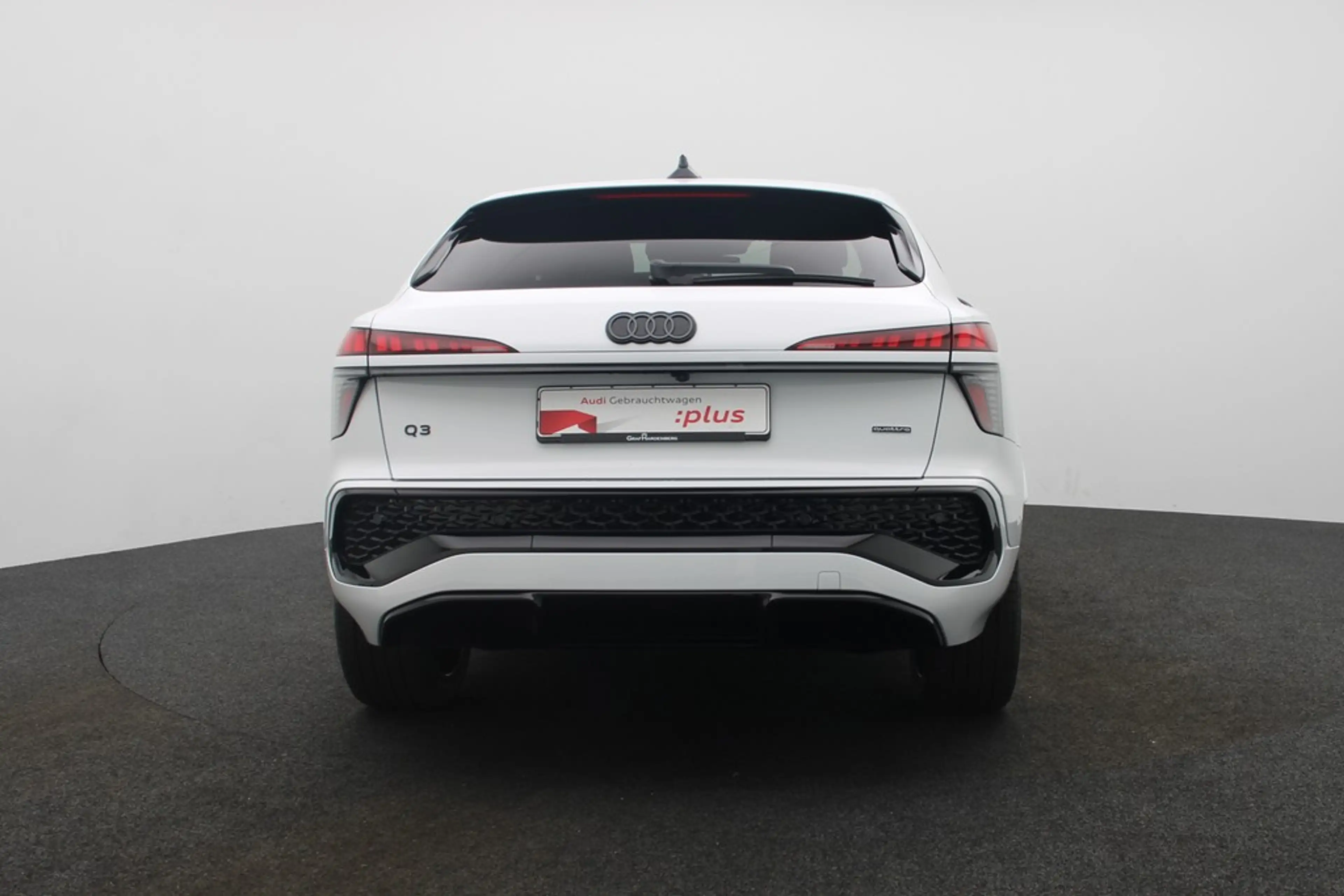 Audi Q3 Sportback TFSI quattro 195 kW S tronic Tech plu... — photo 4