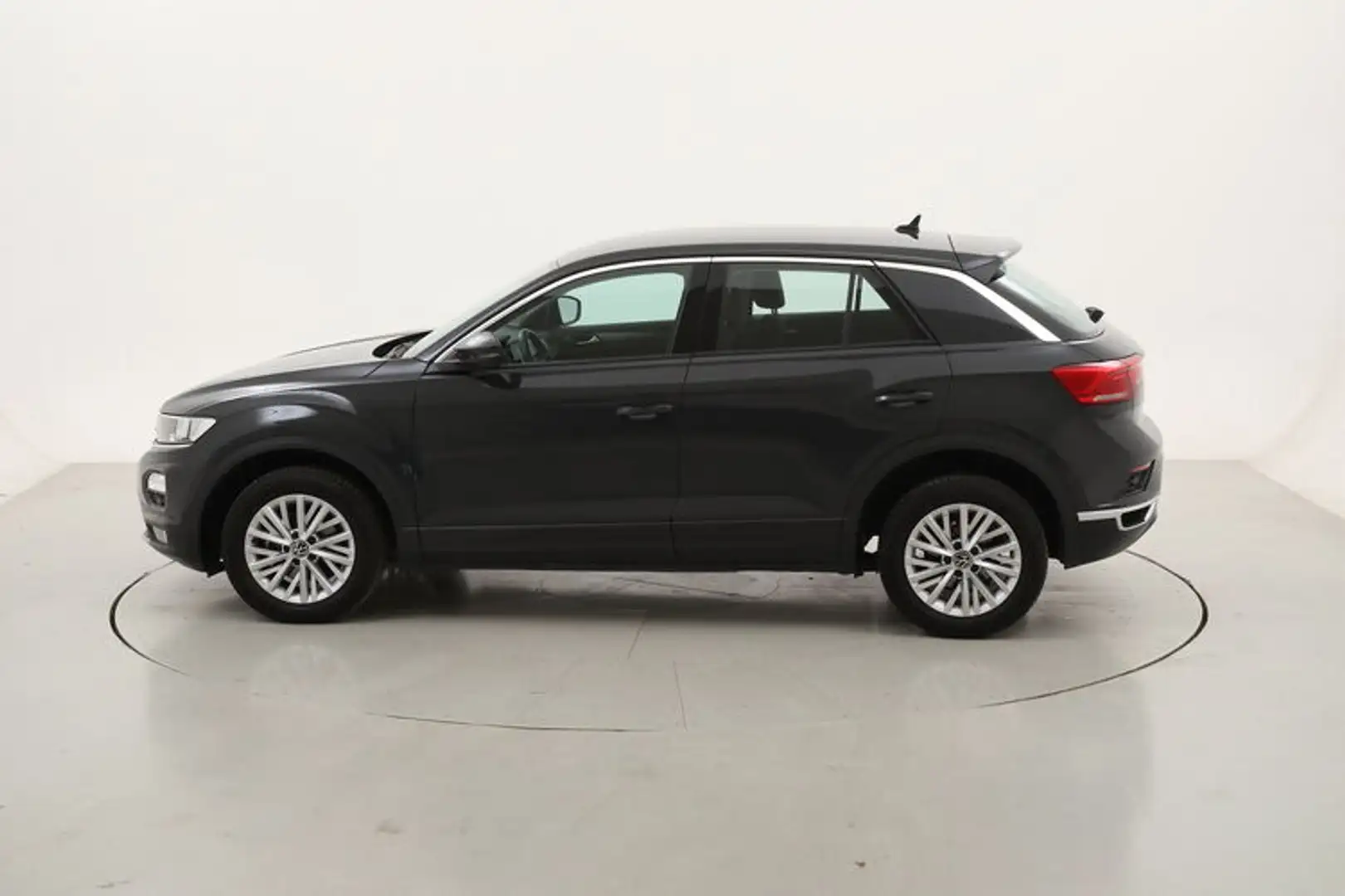 Volkswagen T-Roc Style 1.0 Benzina 110CV Grigio - 2