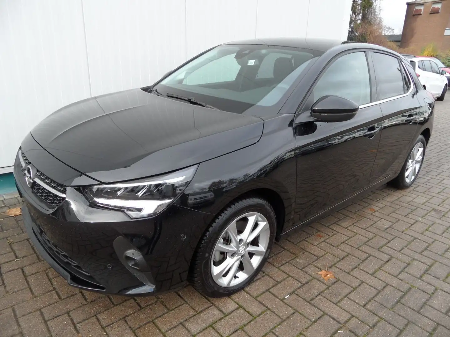 Opel Corsa 1,2 Elegance+Sitzhzg+Kamera+LED+Automatik Zwart - 1